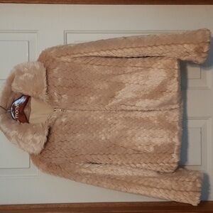 Chic Tan Teddy Jacket with Faux Fur